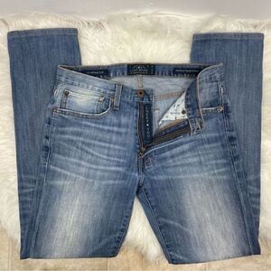 Lucky Brand 121 Heritage slim distress jeans W-29 L-32 light blue.